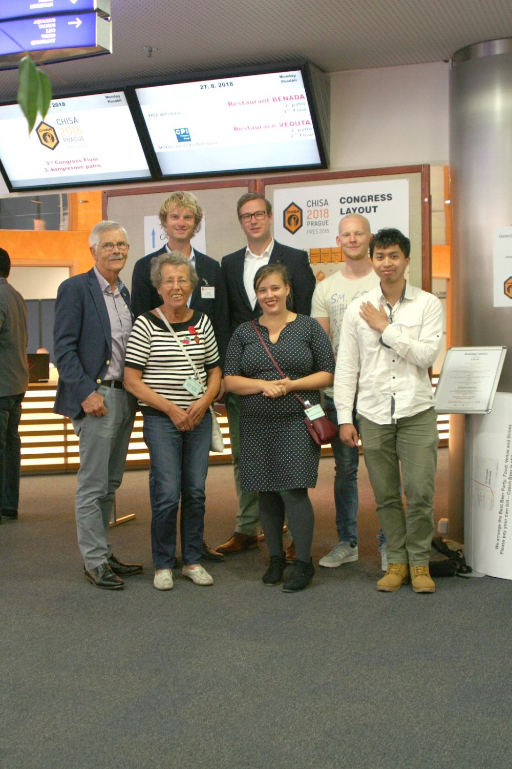 The entire delegation of the University of Twente, accompanied by Prof. Henk van den Berg and his wife