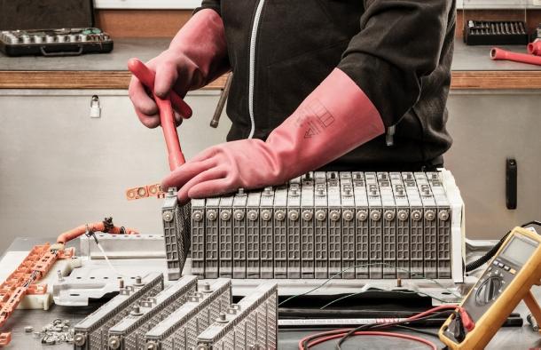 BEBAT SE FOCALISE SUR LE RECYCLAGE DE BATTERIES VE