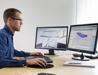 Via een CAD/CAM-softwarepakket kan de trappenbouwer zelfs een vrij complexe trap in een beperkte tijdspanne tekenen en produceren