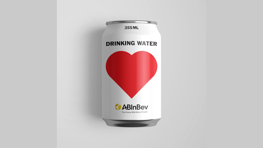AB INBEV ENVOIE DE L'EAU POTABLE À LA FRONTIÈRE UKRAINIENNE