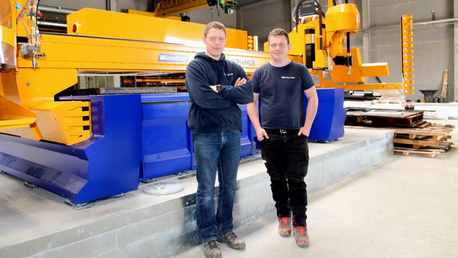 Dcouplaser s'équipe d'une découpeuse plasma Microstep