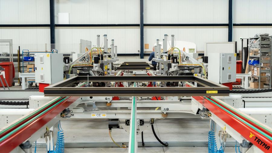 Aluminium hoekenpersen: opmars van CNC-gestuurd persen