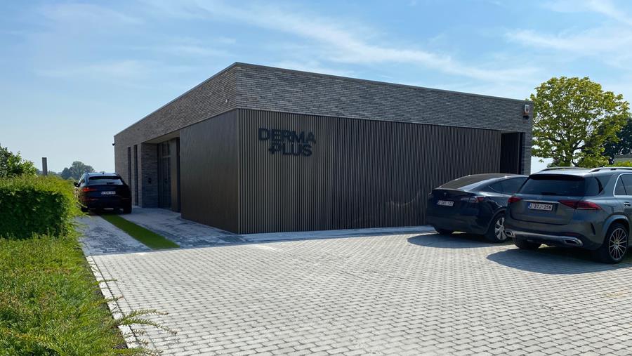 Demaeght Zonwering & Interieur: revêtement de façade en alu