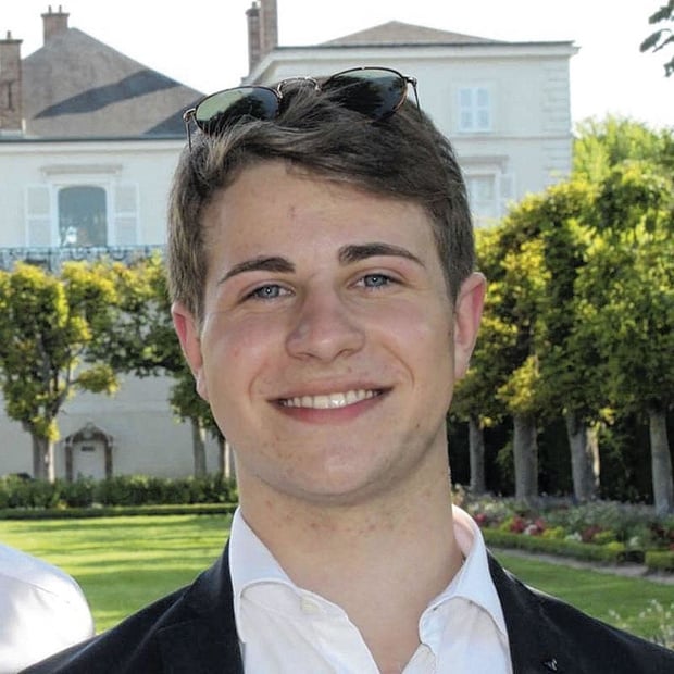 Victor Malherbe - Pharmacien d'officine depuis deux ans 