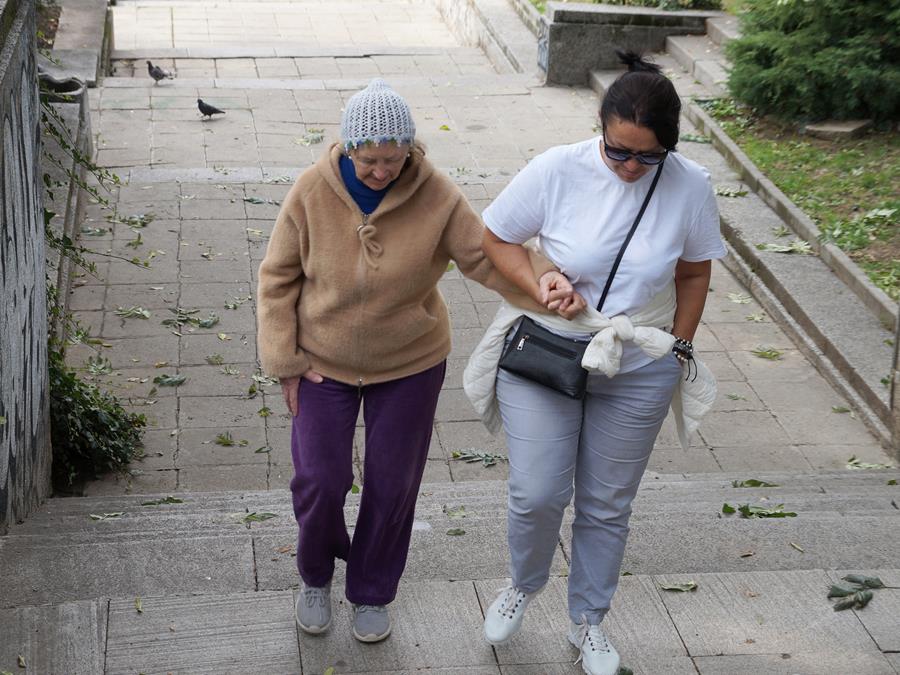 Christelijke Mutualiteit: tijd die men besteedt aan zorg moet meetellen voor pensioen