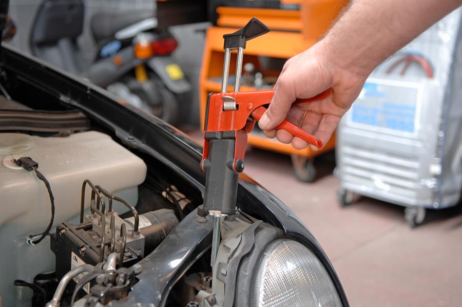 Megaplast PU: réparation plastique en 10 minutes