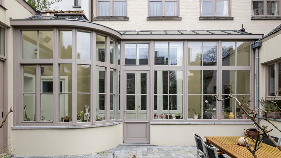 Nieuwe orangerie herstelt charme van Brugs herenhuis
