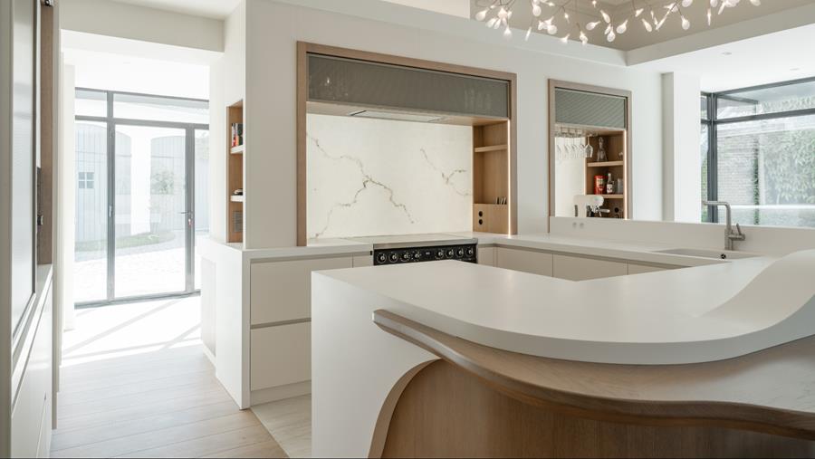 Een tijdloze keuken waar oud en nieuw samensmelten