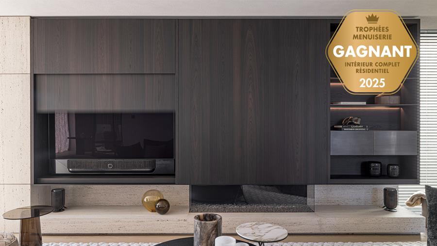 Luxe discret en chêne fumé et laiton bronzé