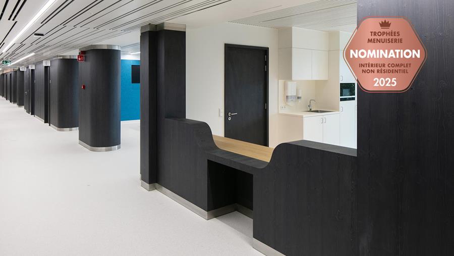 Un intérieur chaleureux et sur mesure pour un hôpital à dimension humaine