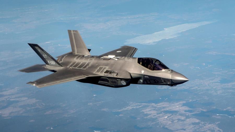 Onderhoud aan het F-35 gevechtsvliegtuig