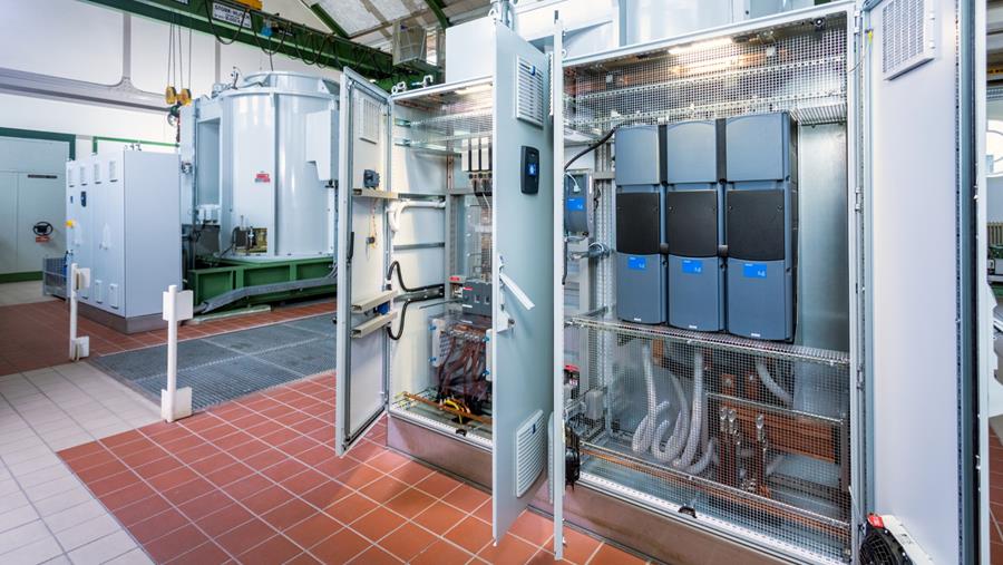 DANFOSS FREQUENTIEREGELAARS HOUDEN NOORDOOSTPOLDER DROOG