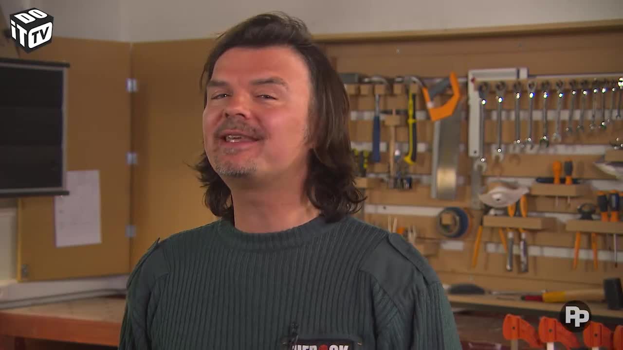 C'EST MOI QUI L'AI FAIT: FAUSSE CHEMINÉE, POULAILLER ET TABLE DE JEU